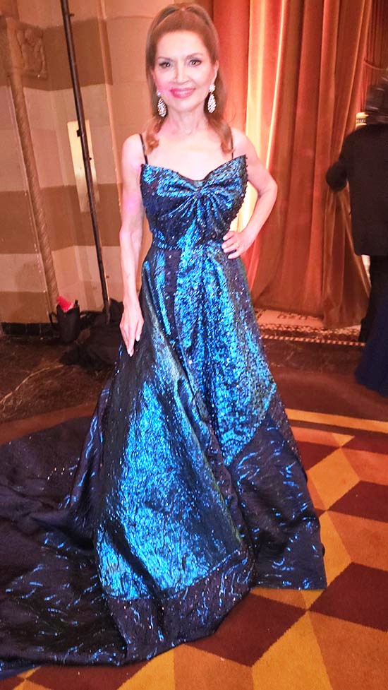Jean Shafiroff makes blue beautiful.  Photo by: rose billings black tie international magazine