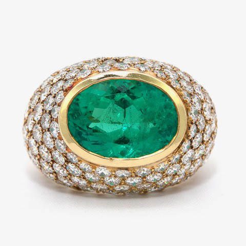 www.BlackTieMagazineJewellery.com / Joyce Brooks / emerald and diamond ring