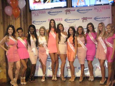 10-02-15 The 2016 HOOTERS Calendar Girls pose at HOOTERS. 155 West 33rd St. Thursday afternoon. 10-01-15.  Photo by:  Aubrey Reuben