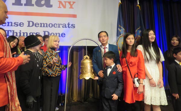 Abbey Gold, Rings the Harmony Bell, for Peace in the Ukraine