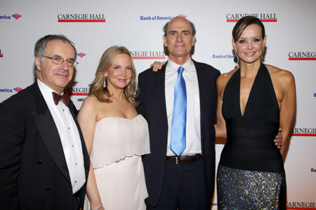 Executive and Artistic Director Clive Gillinson, Caroline and James Taylor, and Gala Chairwoman Clarissa Bronfman.   Julie Skarratt