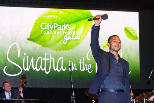  John Legend. Photo by: Sylvester Zawadzki