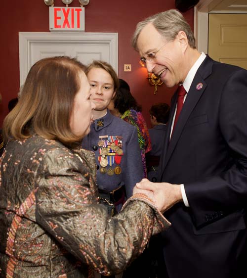 Catherine Lenihan and Ed Cox (in background: member of Knickerbocker Greys)