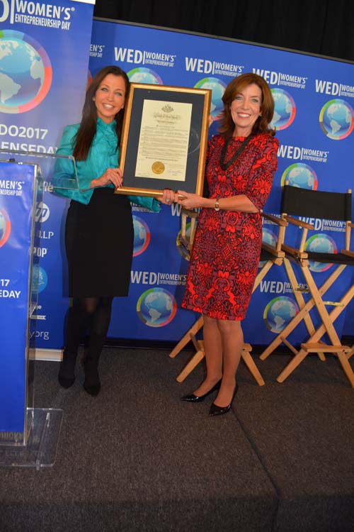 Wendy Diamond receives Proclamation From Lieitenant Governor Kathy Hochul .  Photo by:  Rose Billings/Blacktiemagazine.com