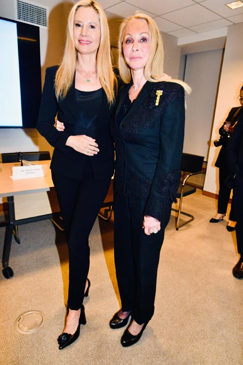 Mira Sorvino and Barbara Winston.  Photo by:  Rose Billings/Blacktiemagazine.com