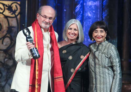 author Salman Rushdie honored by IAAC Executive Director Aroon Shivdasani and chef and author Madhur Jaffrey.  photo by:  andy chang