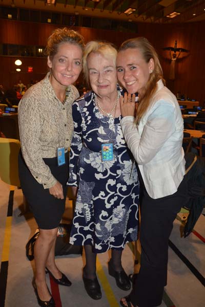  Juliet Hanlon, Countess Nicholas Bobrinskoy and Olga Papovitch.  Photo by: Rose Billings